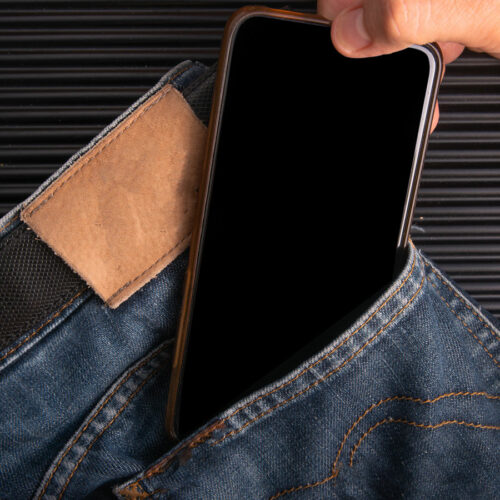 pickpockets smartphone